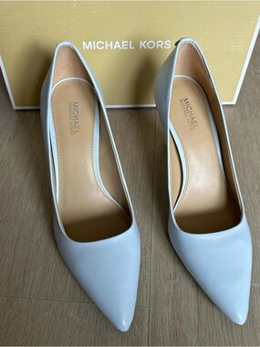 Michael Kors Powder Blue Pointed Toe Leather Pumps